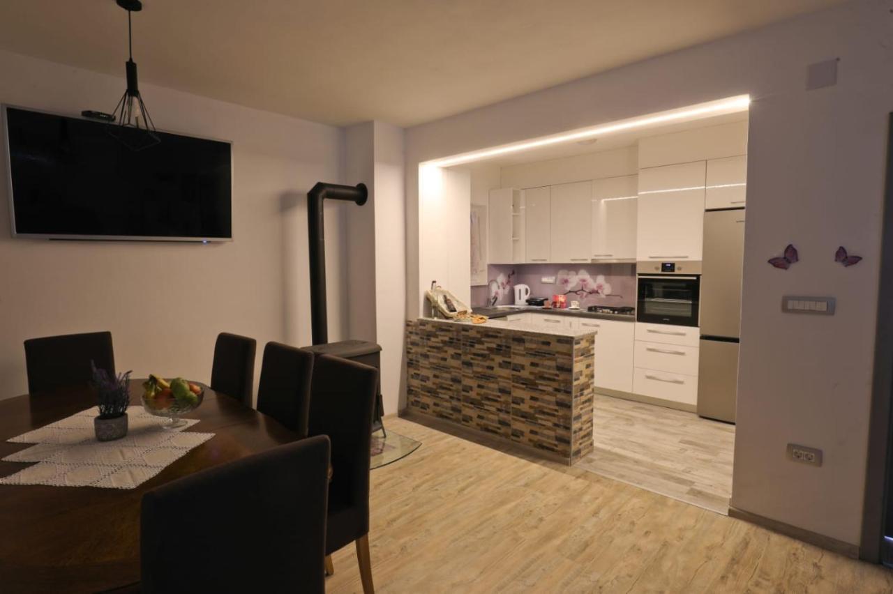 Apartman Teo &Tena Оточац Экстерьер фото
