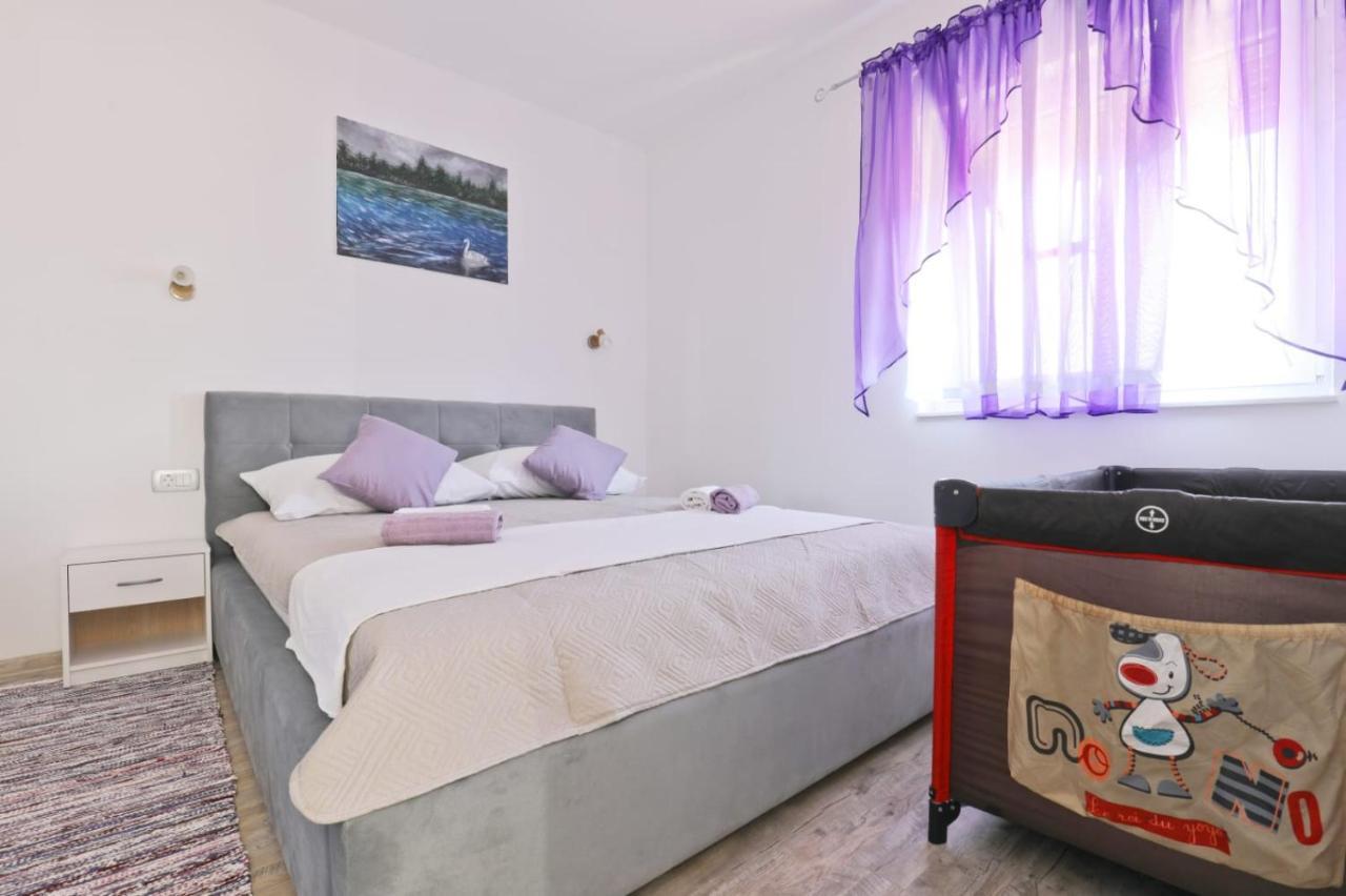 Apartman Teo &Tena Оточац Экстерьер фото