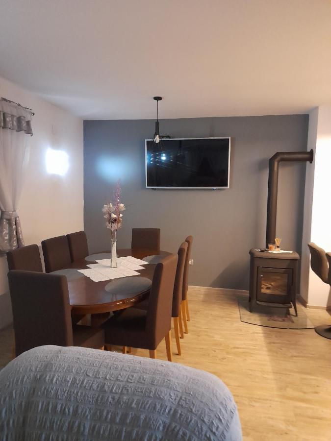 Apartman Teo &Tena Оточац Экстерьер фото