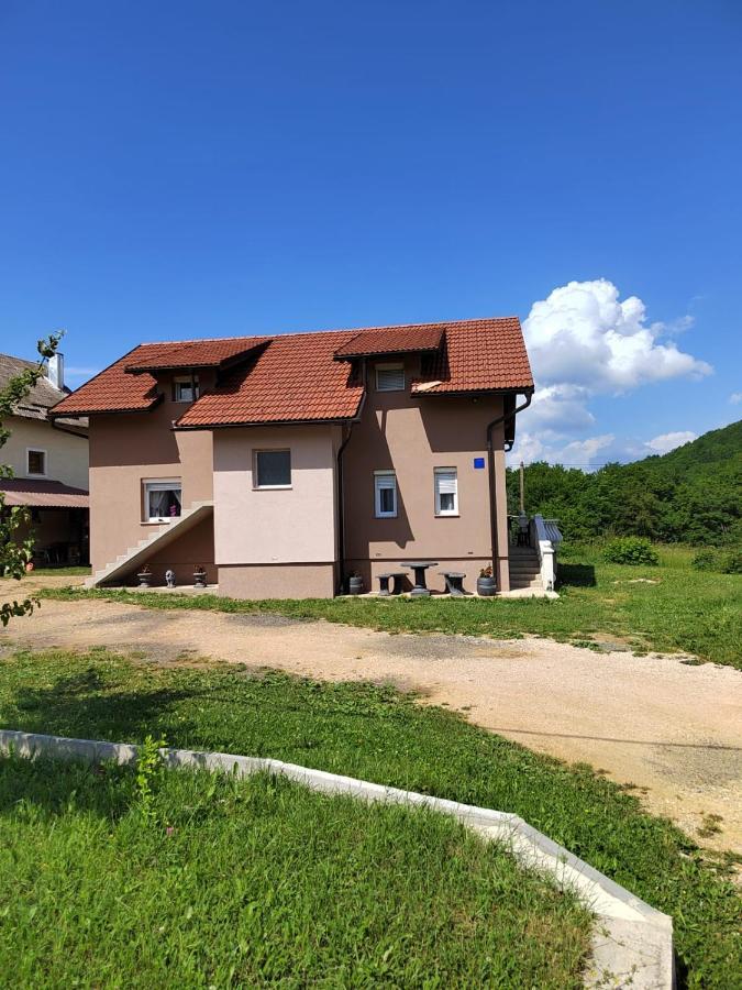 Apartman Teo &Tena Оточац Экстерьер фото